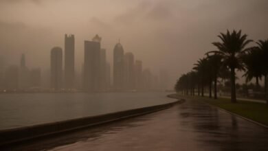صورة توضيحية حول طقس قطر رطب وغبار